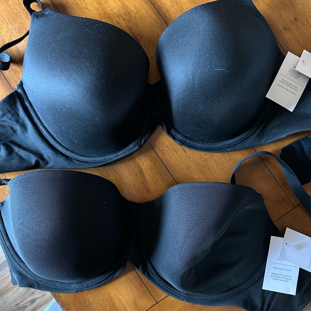 2 Lightly lined straplesss Bras Black 38D
